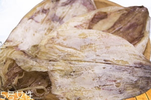 魷魚干怎么炒好吃 魷魚干的美味吃法 魷魚干怎么炒好吃 魷魚干的美味吃法