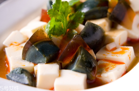 松花蛋哪個(gè)牌子好 看看網(wǎng)友試吃測評 松花蛋哪個(gè)牌子好 看看網(wǎng)友試吃測評