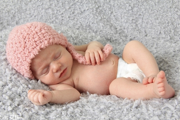 寶寶睡覺(jué)磨牙會(huì)造成哪些影響？5個(gè)影響需注意