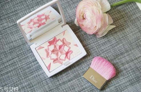 迪奧春季限定櫻花腮紅好用嗎？顏值即正義