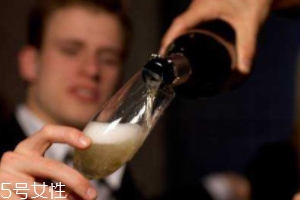 喝酒致癌的真相是什么？乙醛致癌太可怕