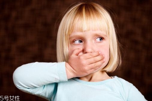 怎樣應(yīng)對(duì)寶寶口臭問(wèn)題？體內(nèi)外調(diào)節(jié)是關(guān)鍵