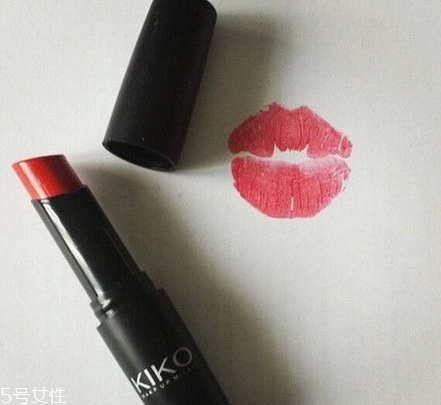 kiko口紅913是豆沙色嗎？kiko是阿瑪尼旗下品牌