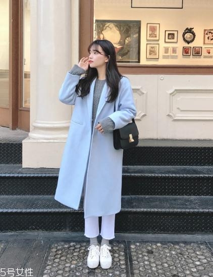 藍(lán)色大衣搭配什么鞋子？優(yōu)雅氣質(zhì)盡顯