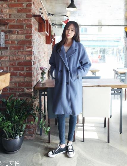 藍(lán)色大衣搭配什么鞋子？優(yōu)雅氣質(zhì)盡顯