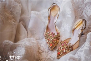 rene caovilla是什么檔次？無(wú)數(shù)女人的夢(mèng)幻水晶鞋