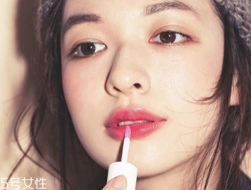 2018開年爆款色莓果紫，怎么涂更美？