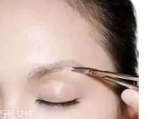 眉型為什么很奇怪？眉頭沒畫好