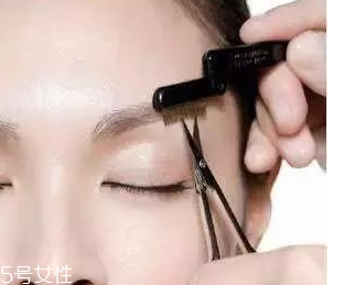 眉型為什么很奇怪？眉頭沒畫好