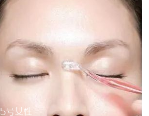 眉型為什么很奇怪？眉頭沒畫好