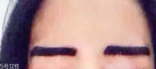 眉型為什么很奇怪？眉頭沒畫好