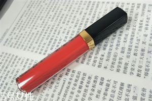 香奈兒可可小姐唇露748什么色？香奈兒水晶糖光透唇釉全試色