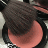 腮紅怎么涂才能避免成為福娃？這些方法要記牢