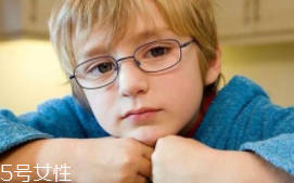 眼睛激光手術(shù)會(huì)不會(huì)發(fā)生意外？20年經(jīng)驗(yàn)手術(shù)水平高