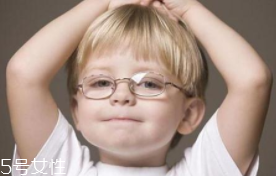 眼睛激光手術(shù)會(huì)不會(huì)發(fā)生意外？20年經(jīng)驗(yàn)手術(shù)水平高