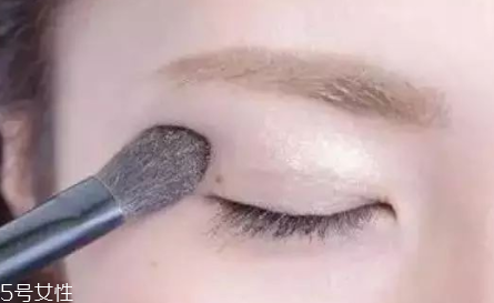 兔子腮紅怎么畫才可愛？中年少女必備腮紅畫技