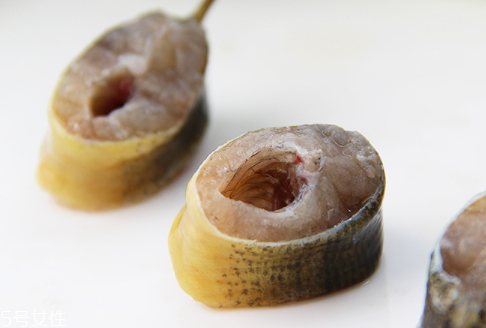 泥鰍怎么吃 香煎泥鰍更美味 泥鰍怎么吃 香煎泥鰍更美味