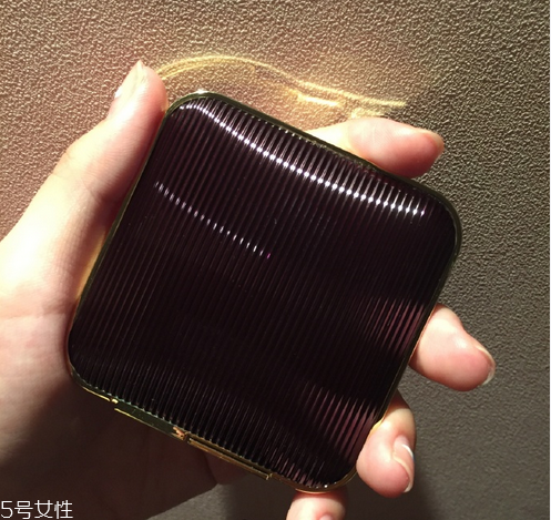 黑皮膚用什么顏色的腮紅？腮紅的作用