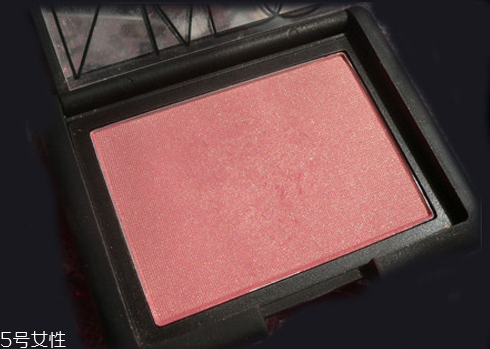 nars腮紅哪個(gè)色系顯白？nars腮紅全試色