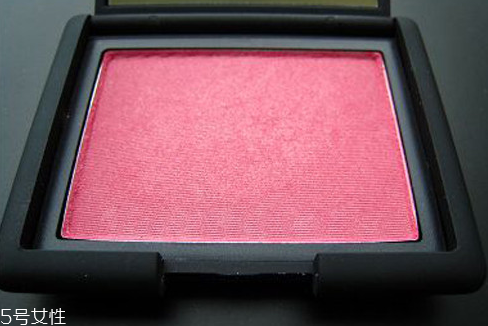 nars腮紅哪個(gè)色系顯白？nars腮紅全試色