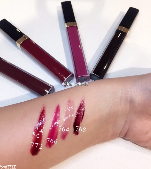 香奈兒可可小姐唇露748什么色？香奈兒水晶糖光透唇釉全試色