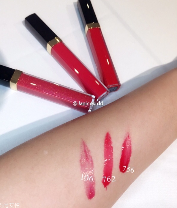 香奈兒可可小姐唇露748什么色？香奈兒水晶糖光透唇釉全試色