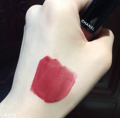 香奈兒新款唇釉154好用嗎？最火的色號(hào)