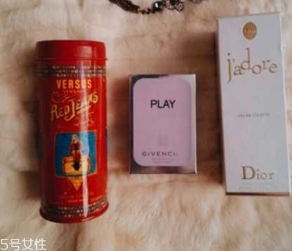 紀(jì)梵希和范思哲誰高檔？范思哲真正的奢侈品