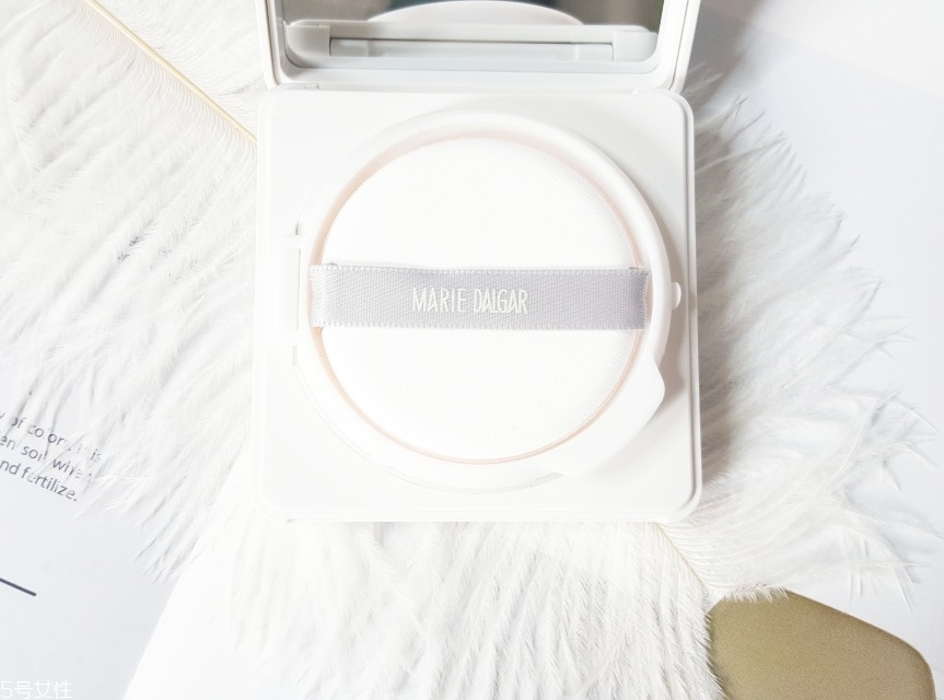 瑪麗黛佳底妝產(chǎn)品哪款好用？化妝包里必帶款