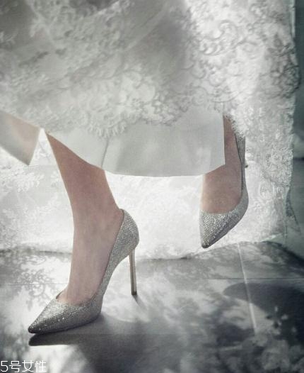 jimmy choo是奢侈品嗎？穿著不會(huì)痛的高跟鞋