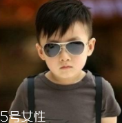 Jasper戴墨鏡，這樣扮酷讓孩子更自信！