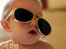 Jasper戴墨鏡，這樣扮酷讓孩子更自信！