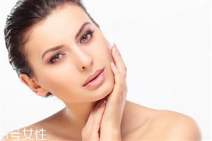 保濕面霜什么時候使用？秋冬季節(jié)面霜很重要