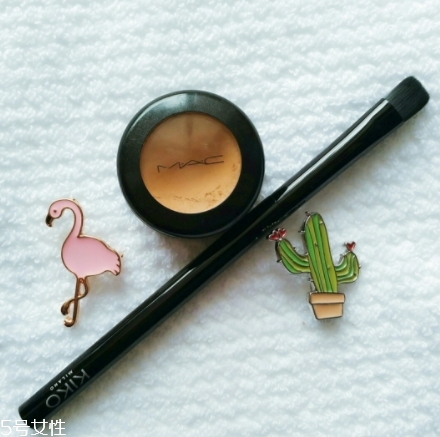 2018遮瑕刷什么牌子好？遮瑕膏的好搭檔