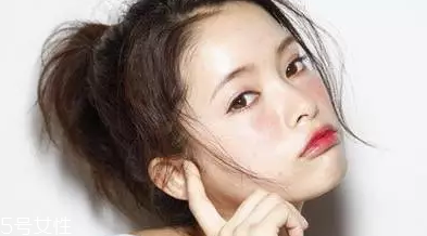 腮紅顏色怎么選？這幾招學(xué)會一個(gè)就ok