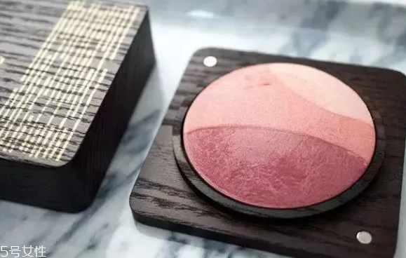 腮紅顏色怎么選？這幾招學(xué)會一個(gè)就ok