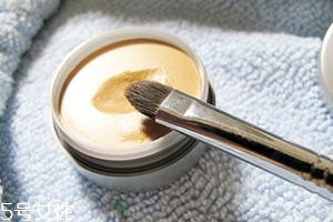 遮瑕刷怎么用？這樣才會均勻無刷痕