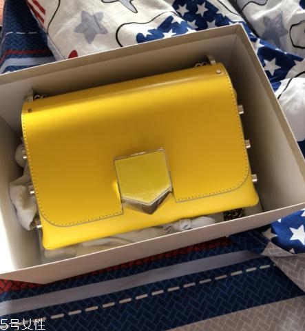 jimmy choo包包質量好嗎？你和女神之間就差這個包