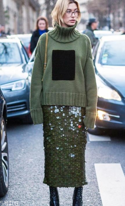 亮片裙子怎么搭配？年底聚會就要blingbling