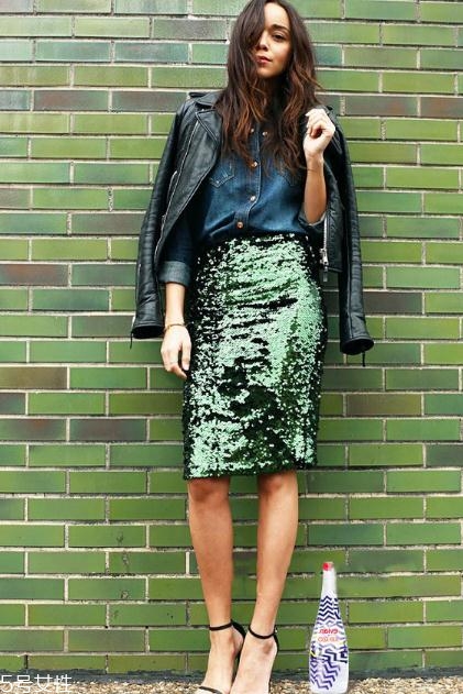 亮片裙子怎么搭配？年底聚會就要blingbling