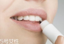 潤(rùn)唇膏吃了會(huì)中毒嗎？劑量小不會(huì)有事