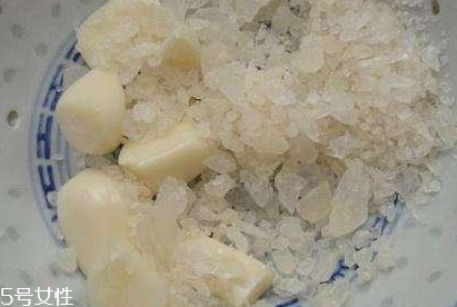 止咳藥水一次喝多少？過量會產(chǎn)生幻覺