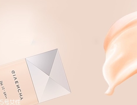 紀梵希和阿瑪尼哪個好？看看誰的檔次高