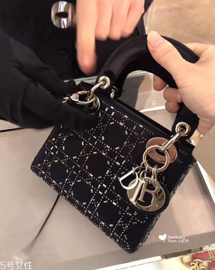 迪奧戴妃包多少錢？名媛氣質(zhì)與生俱來