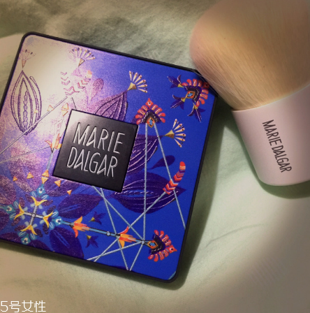 瑪麗黛佳蜜粉餅好用嗎？性價比較高的國產(chǎn)化妝品