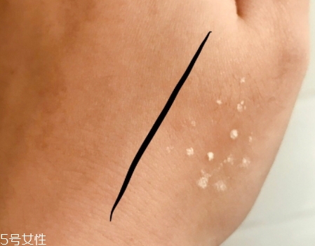 散粉可以補妝和定妝嗎？從散粉的功效來說