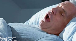 睡覺時(shí)打鼾怎么辦？謹(jǐn)防嚴(yán)重時(shí)猝死
