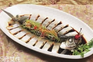 青魚可以清蒸嗎 清蒸青魚好吃營養(yǎng) 青魚可以清蒸嗎 清蒸青魚好吃營養(yǎng)