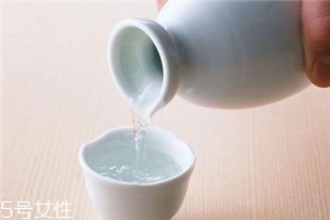 白酒為什么是辣的？原來是這個(gè)原因