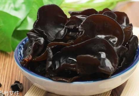 薺菜包餃子需要焯水嗎？小心有苦澀的味道